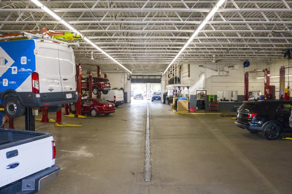 Dealership gallery photo 9